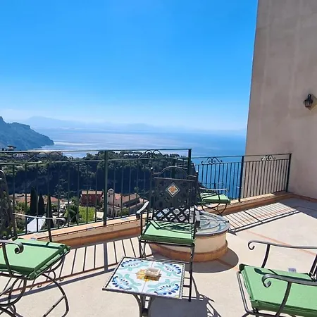 The Little Tower Of Minuta Apartment